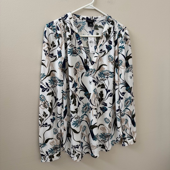 Ann Taylor Blue and White Floral Long Sleeve Blouse, Sz M - Picture 5 of 11